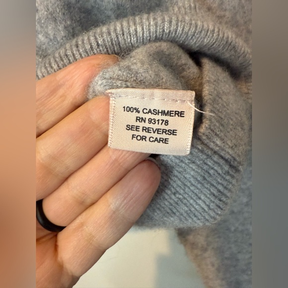 Philosophy Cashmere Gray Sweater - Picture 4 of 8